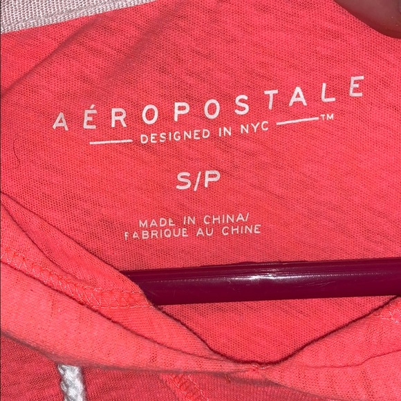 long sleeve t-shirt with a hood - Picture 2 of 3